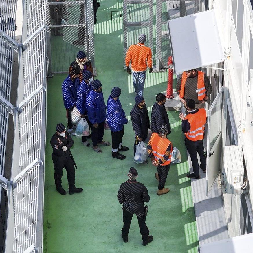 The EU wants to increase deportations and supports 'return hubs' in third countries